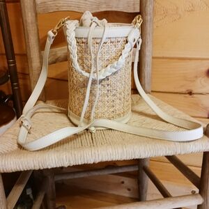 Tommy Bahama bucket style purse